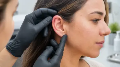 Helix-Piercing entzündet - Was tun bei entzündetem Ohr Piercing 2 Professionelle Kontrolle eines gereizten Helix-Piercings