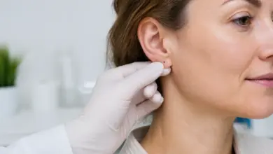 Piercingloch schließen: Dauer, Pflege und Operation 3 Untersuchung eines ehemaligen Piercinglochs