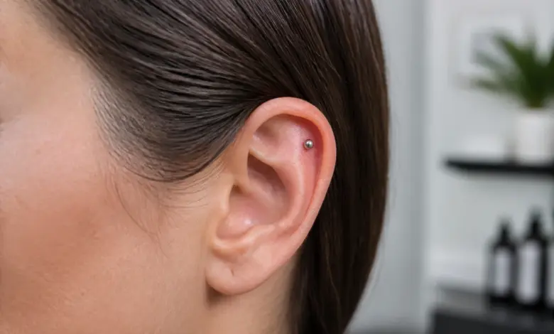 Flat Piercing - seltenes und äußerst attraktives Piercing am Ohr 6 Dezentes Flat-Piercing am Ohr