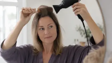 Moderne Haarstyling-Tricks: Wie man Frisuren mit wenig Aufwand perfekt in Szene setzt 12 Moderne Haarstyling-Tricks im Friseursalon
