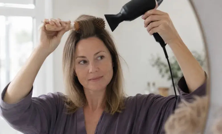 Moderne Haarstyling-Tricks: Wie man Frisuren mit wenig Aufwand perfekt in Szene setzt 4 Moderne Haarstyling-Tricks im Friseursalon
