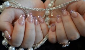 Nagelpflege: Welcher Nagelfräser-Aufsatz ist der Richtige? [Bildinhalt mit KI erstellt]